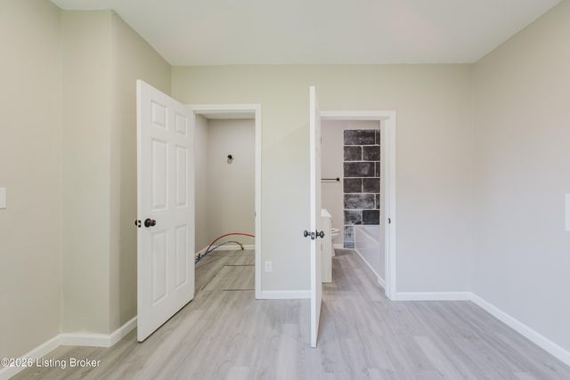 112 Dr W. J. Hodge St, Louisville, KY 40203
