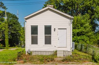 112 Dr W. J. Hodge St, Louisville, KY 40203