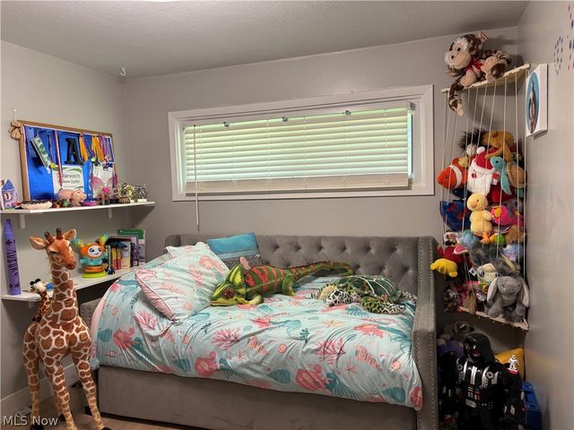 4424 N Lake Road, West Farmington, OH 44491