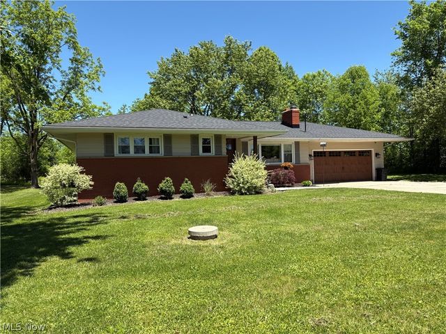 4424 N Lake Road, West Farmington, OH 44491