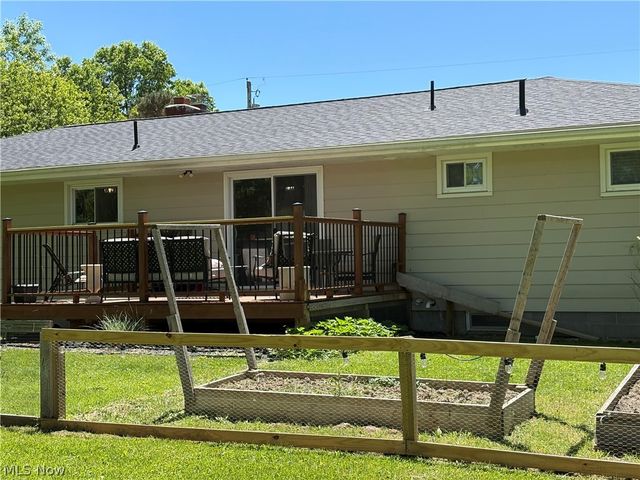 4424 N Lake Road, West Farmington, OH 44491