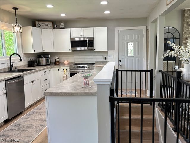 4424 N Lake Road, West Farmington, OH 44491
