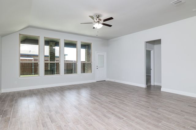 118 Sycamore Street, Balch Springs, TX 75181