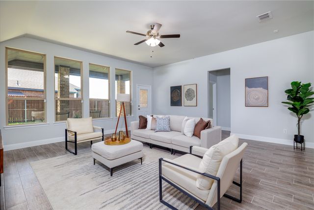 118 Sycamore Street, Balch Springs, TX 75181