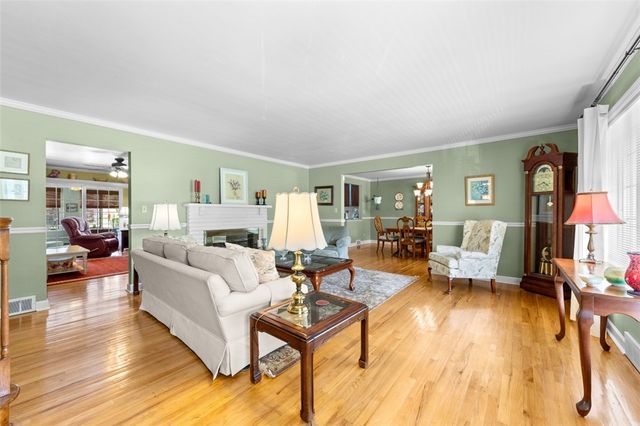 602 State Route 130, Level Green, PA 15085