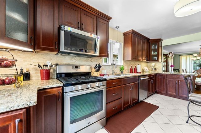 602 State Route 130, Level Green, PA 15085