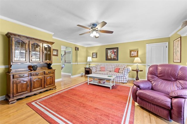 602 State Route 130, Level Green, PA 15085