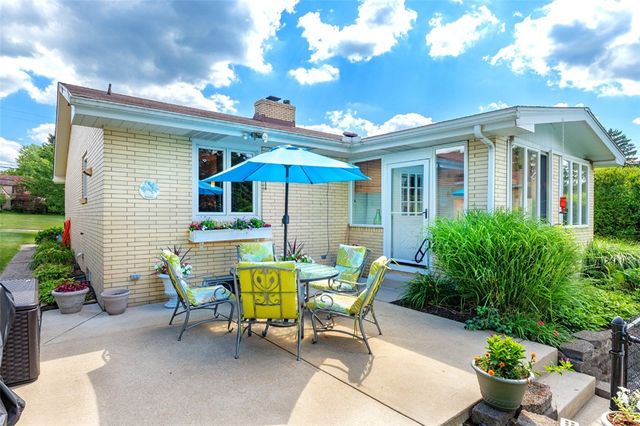 602 State Route 130, Level Green, PA 15085