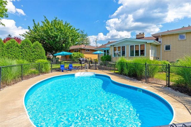 602 State Route 130, Level Green, PA 15085