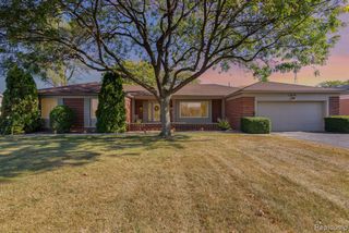 12859 Via Catherina Drive, Grand Blanc, MI 48439