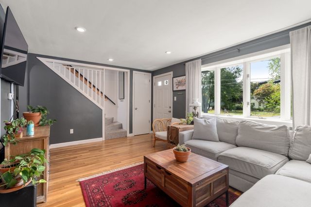 27 Harvard Ave, Methuen, MA 01844