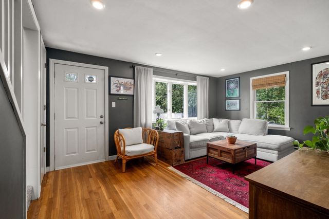 27 Harvard Ave, Methuen, MA 01844