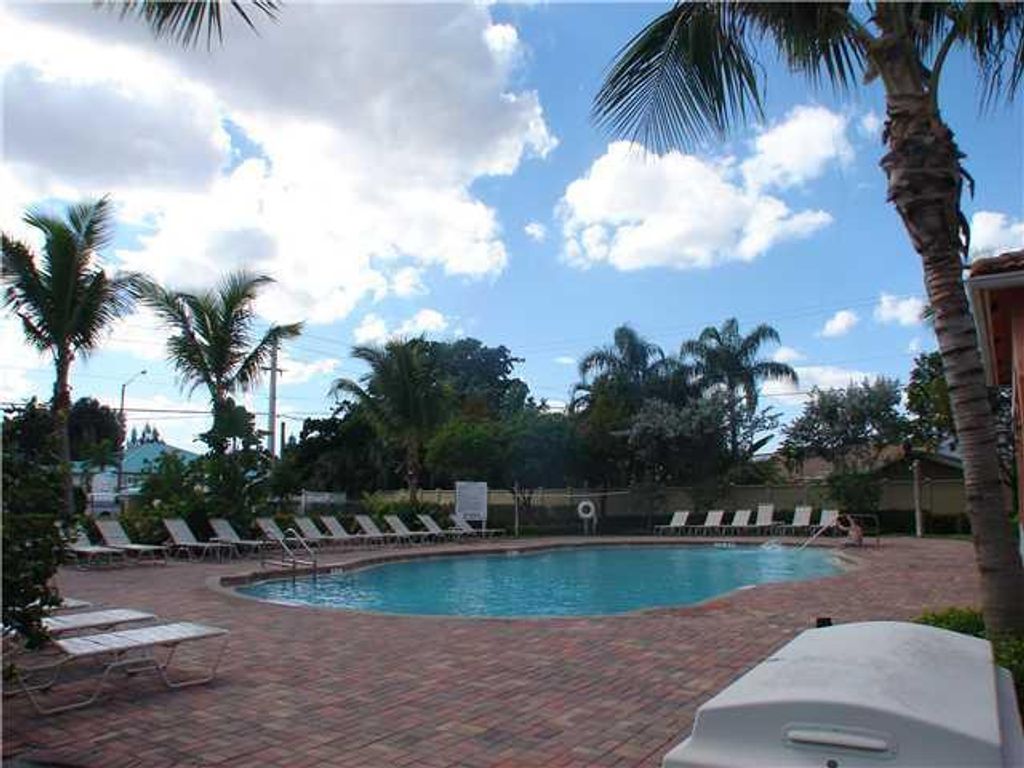 3565 Forest Hill Boulevard 94, West Palm Beach, FL 33406