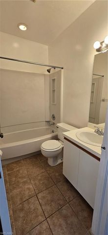 2271 1st ST 15, Fort Myers, FL 33901
