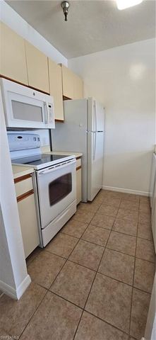 2271 1st ST 15, Fort Myers, FL 33901