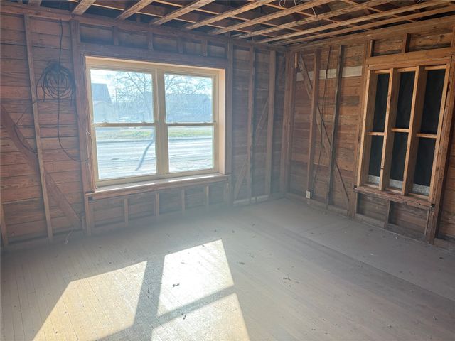 408 W Walnut Street, Decatur, TX 76234