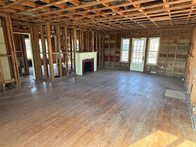 408 W Walnut Street, Decatur, TX 76234