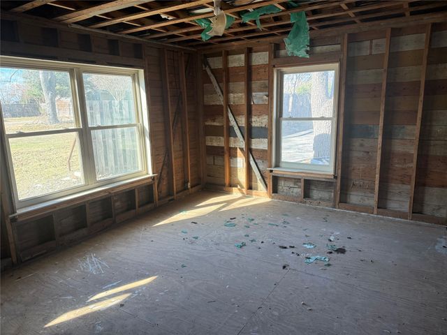 408 W Walnut Street, Decatur, TX 76234