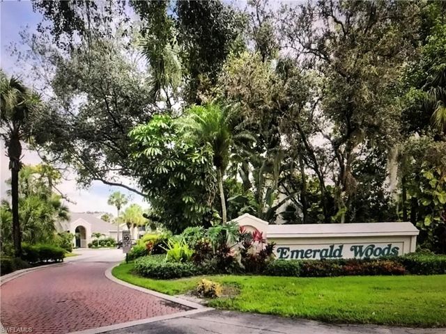 79 Emerald Woods DR J10, Naples, FL 34108