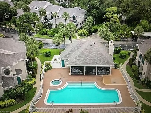 79 Emerald Woods DR J10, Naples, FL 34108