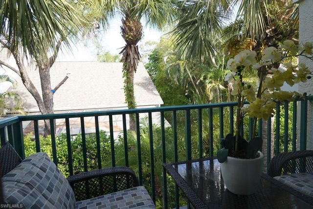 79 Emerald Woods DR J10, Naples, FL 34108