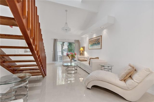 79 Emerald Woods DR J10, Naples, FL 34108