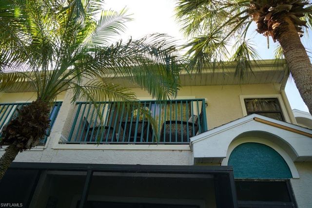 79 Emerald Woods DR J10, Naples, FL 34108