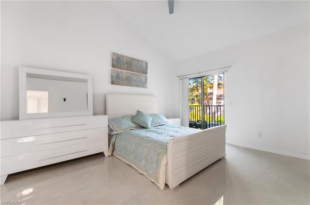 79 Emerald Woods DR J10, Naples, FL 34108