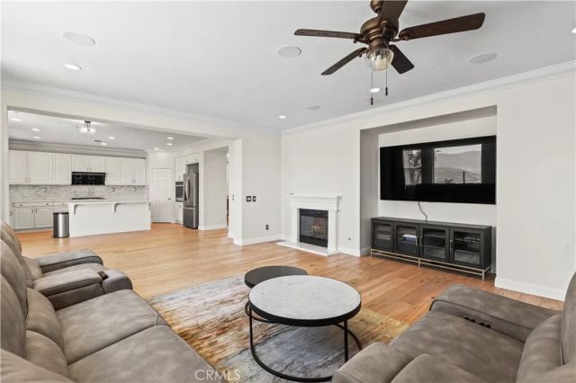 18458 Lakepointe, Riverside, CA 92503
