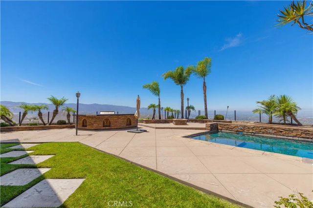 18458 Lakepointe, Riverside, CA 92503