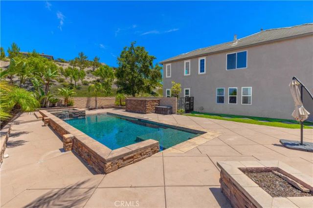 18458 Lakepointe, Riverside, CA 92503