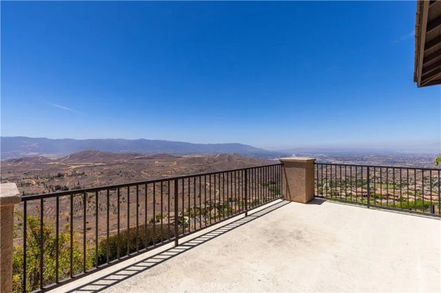 18458 Lakepointe, Riverside, CA 92503