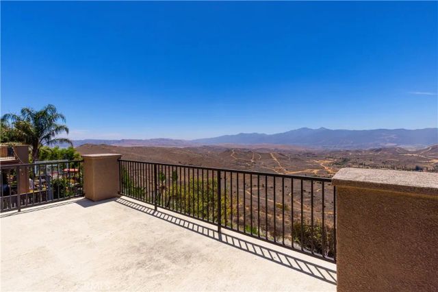 18458 Lakepointe, Riverside, CA 92503
