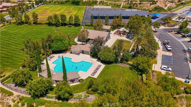 18458 Lakepointe, Riverside, CA 92503