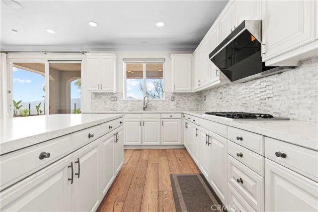 18458 Lakepointe, Riverside, CA 92503