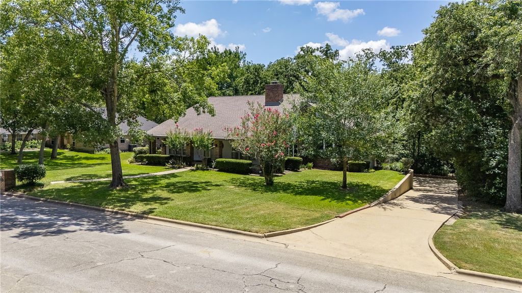 805 Copperas Drive, Caldwell, TX 77836 — photo 3
