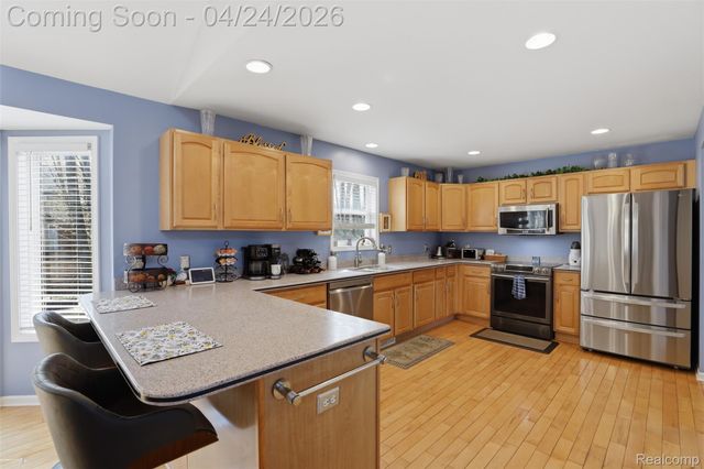 54638 Beacon Cove Circle, New Baltimore, MI 48047