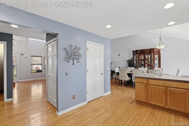 54638 Beacon Cove Circle, New Baltimore, MI 48047