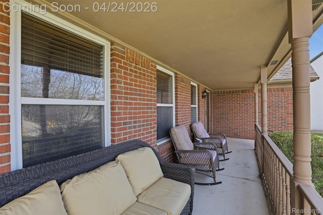 54638 Beacon Cove Circle, New Baltimore, MI 48047