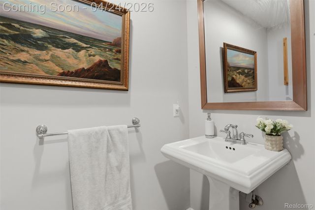 54638 Beacon Cove Circle, New Baltimore, MI 48047