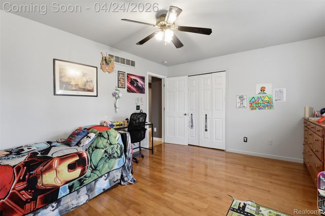 54638 Beacon Cove Circle, New Baltimore, MI 48047