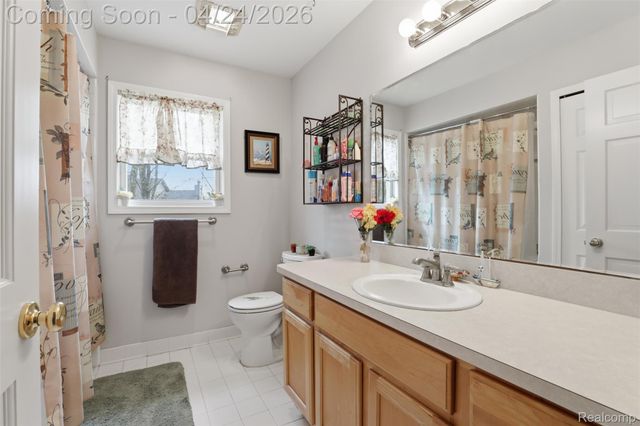 54638 Beacon Cove Circle, New Baltimore, MI 48047