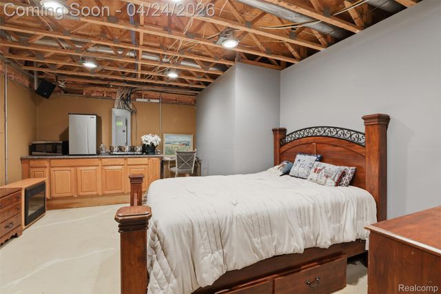 54638 Beacon Cove Circle, New Baltimore, MI 48047