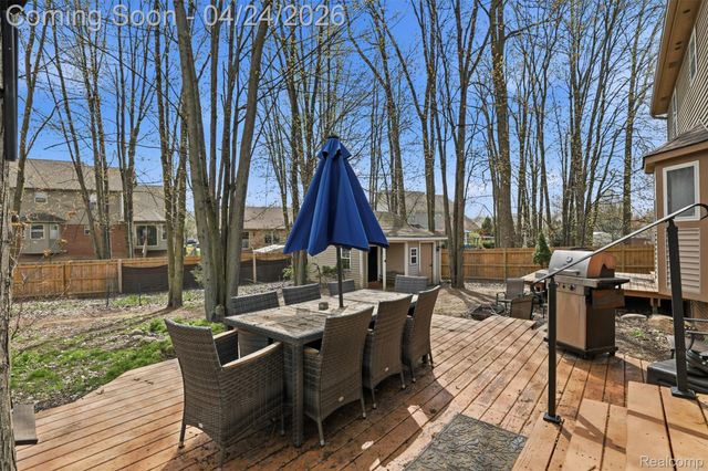 54638 Beacon Cove Circle, New Baltimore, MI 48047
