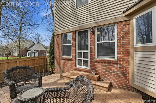 54638 Beacon Cove Circle, New Baltimore, MI 48047