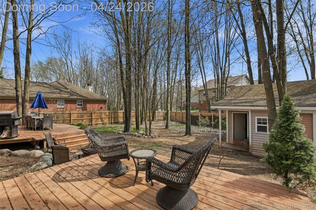 54638 Beacon Cove Circle, New Baltimore, MI 48047