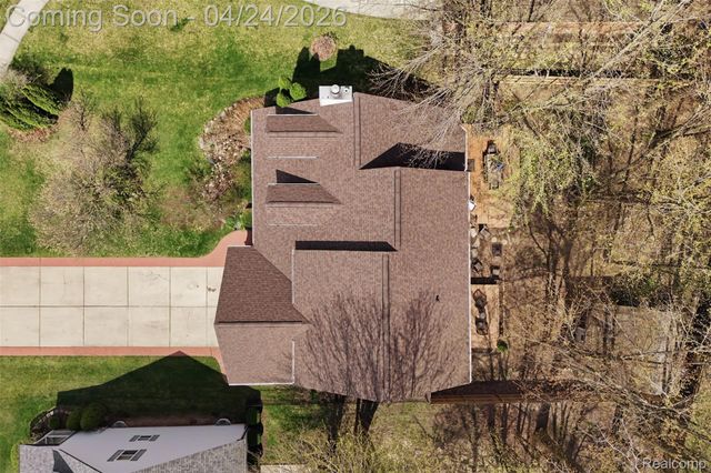 54638 Beacon Cove Circle, New Baltimore, MI 48047