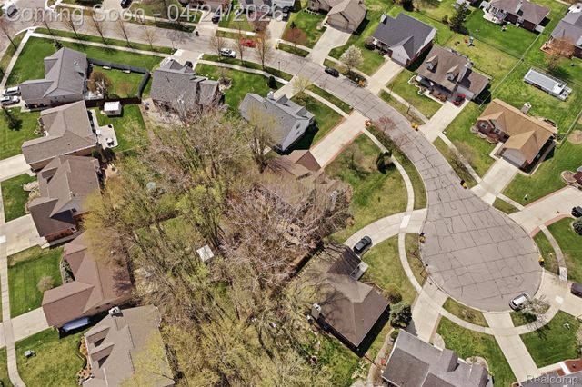 54638 Beacon Cove Circle, New Baltimore, MI 48047