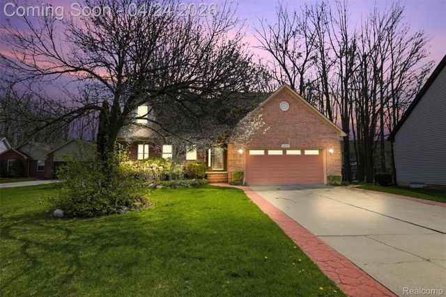 54638 Beacon Cove Circle, New Baltimore, MI 48047