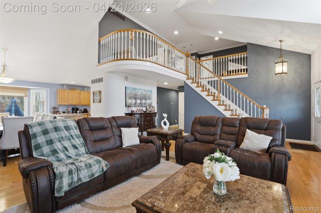 54638 Beacon Cove Circle, New Baltimore, MI 48047